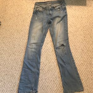 Distressed Women’s Size 2 Aeropostale Jeans